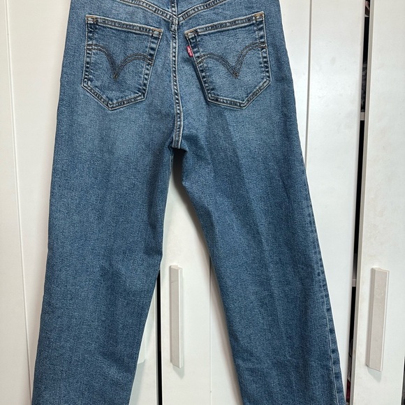 Levi’s Ribcage Straight Ankle Jeans
Size 26 - Picture 6 of 10